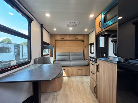 Details de la Keystone Reign 15RB 2027