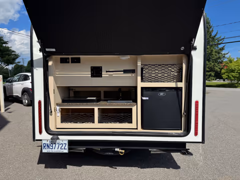 Winnebago Minnie Drop MD170K 2019 - Cuisinette extérieure