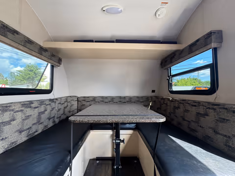 Winnebago Minnie Drop MD170K 2019 - Dinette